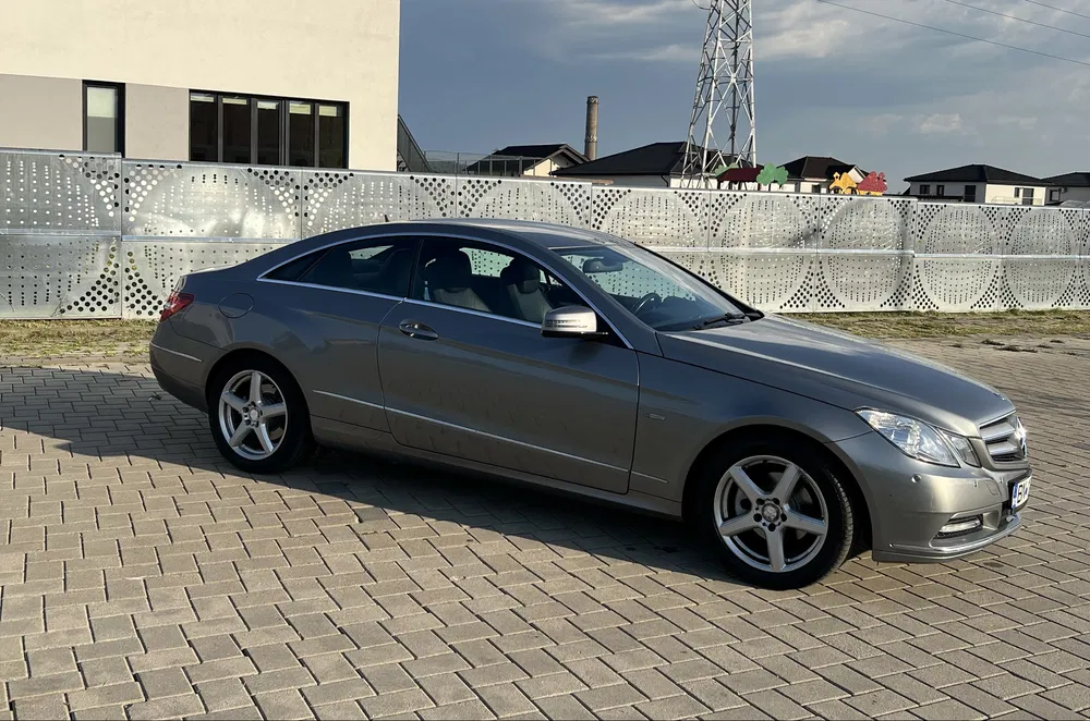 Fotografie: 2012 Mercedes-Benz E Class