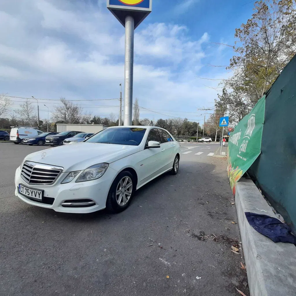 Fotografie: 2011 Mercedes-Benz E Class