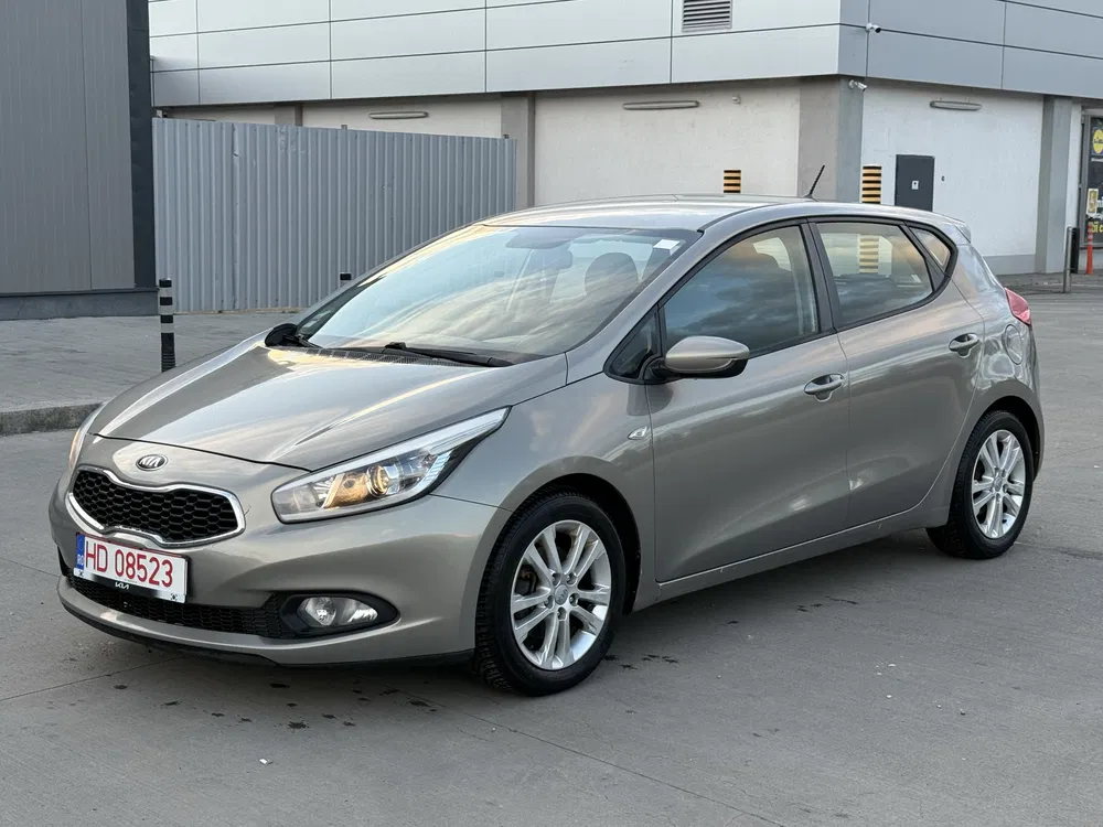 Fotografie: 2013 Kia Ceed