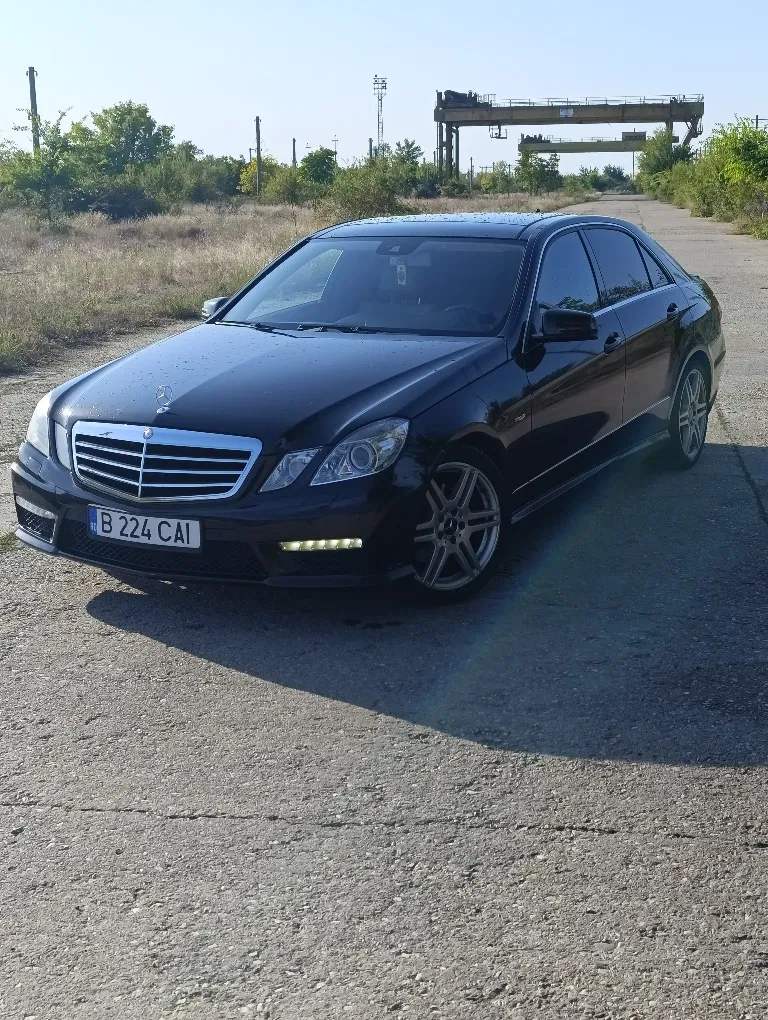 Fotografie: 2010 Mercedes-Benz E Class