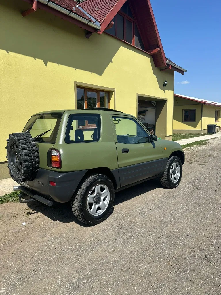 Fotografie: 1994 Toyota RAV-4