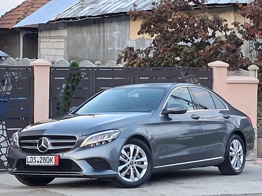 Fotografie: 2020 Mercedes-Benz C
