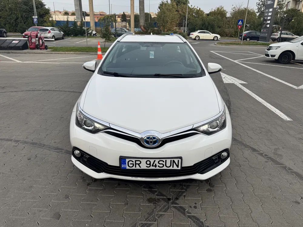 Fotografie: 2015 Toyota Auris