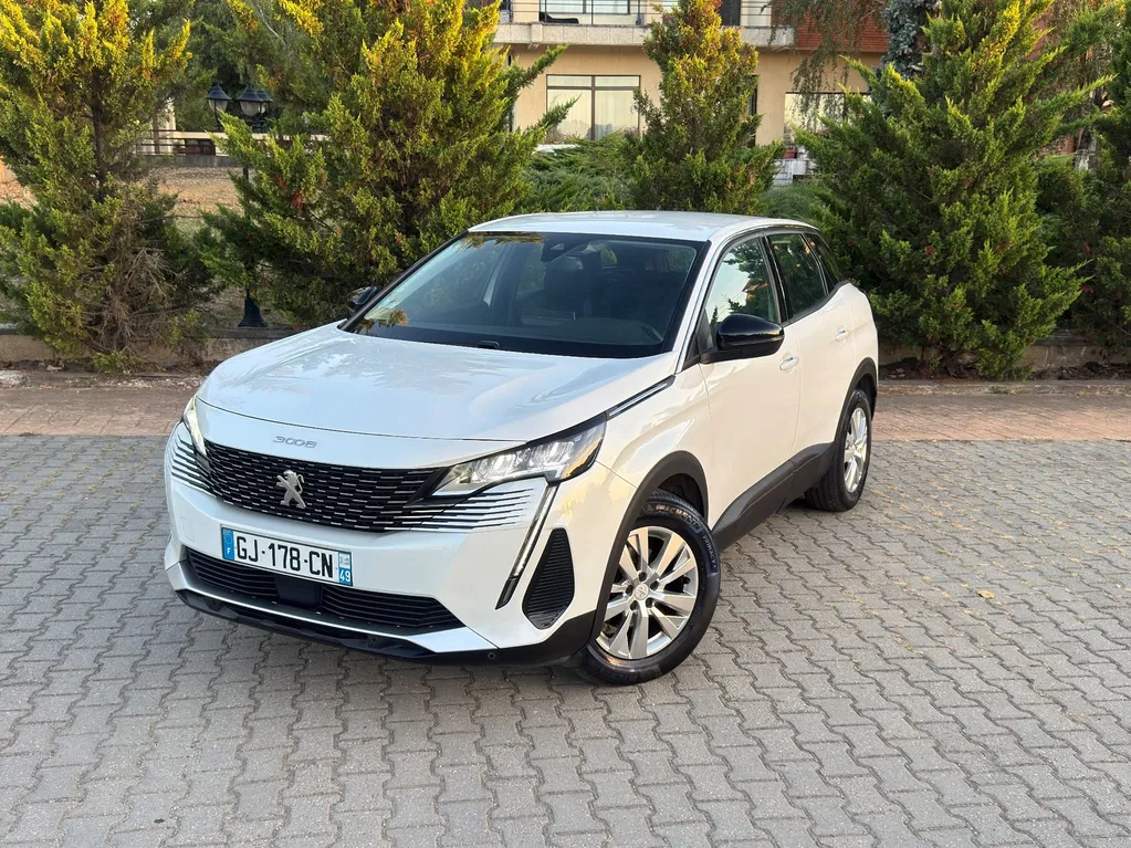 Fotografie: 2022 Peugeot 3008