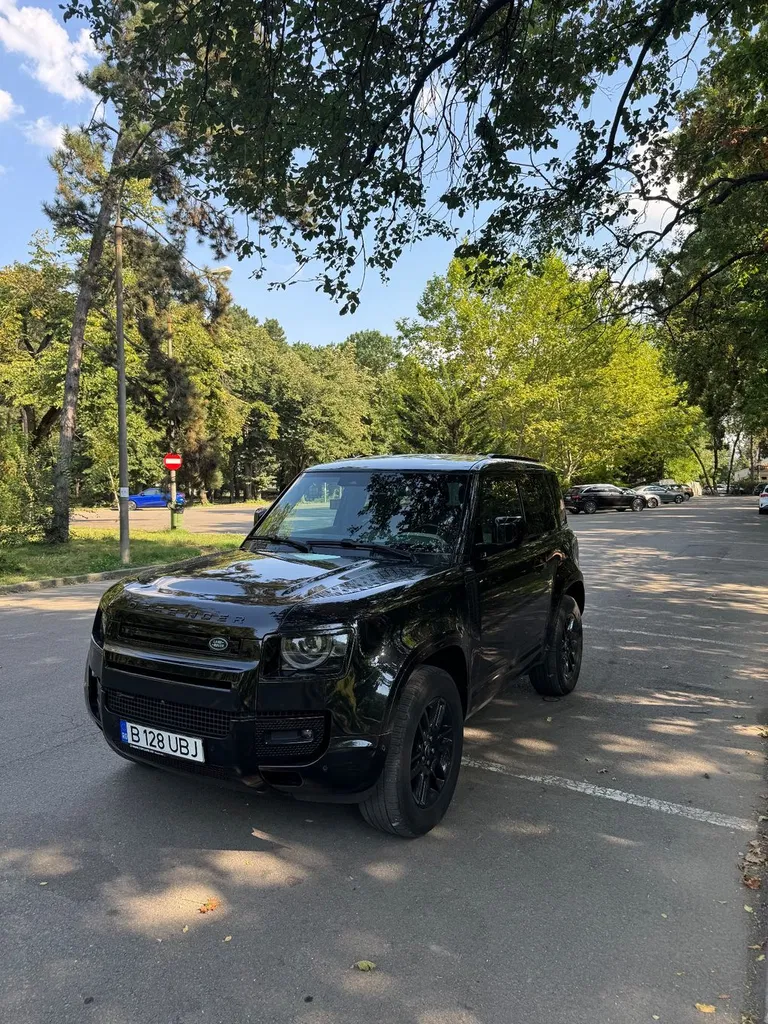 Fotografie: 2022 Land Rover Defender