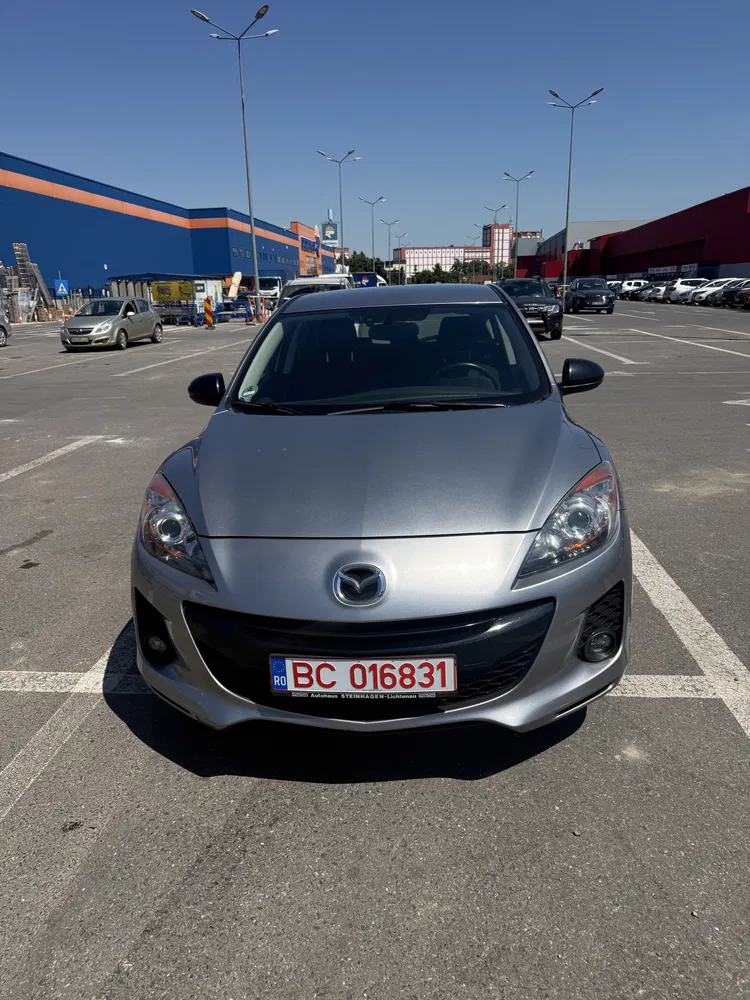 Fotografie: 2012 Mazda 3