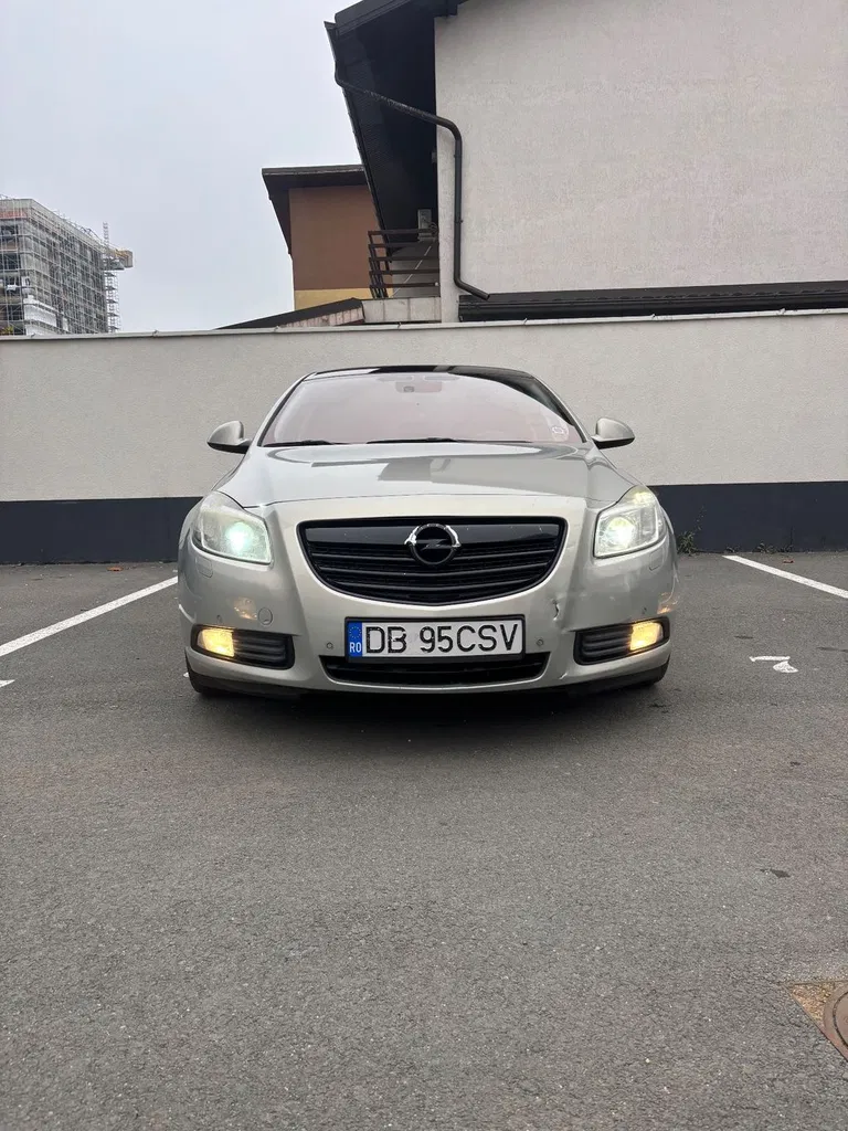 Fotografie: 2012 Opel Insignia