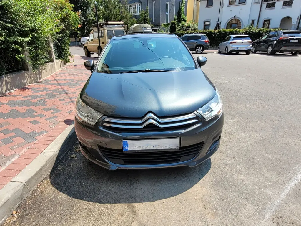 Fotografie: 2012 Citroen C4