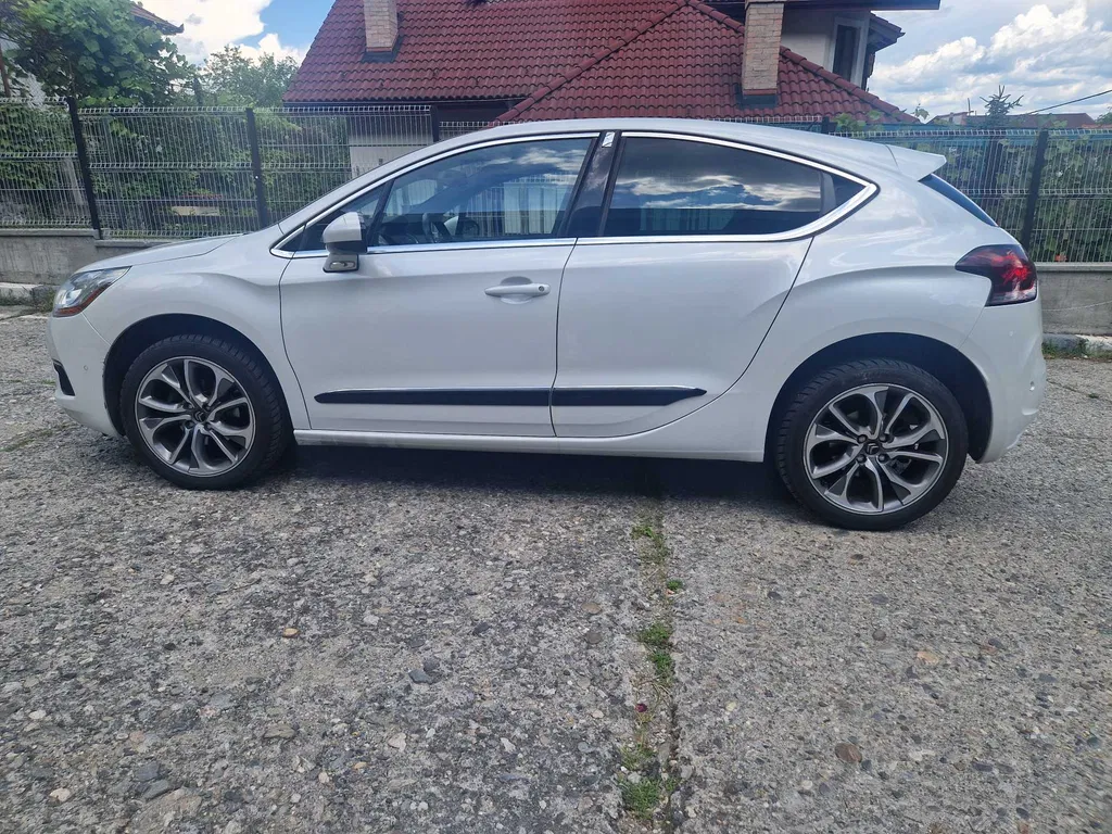 Fotografie: 2014 Citroen DS4