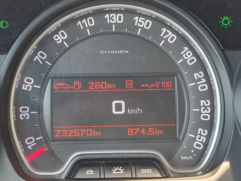 Fotografie: 2011 Citroen C5