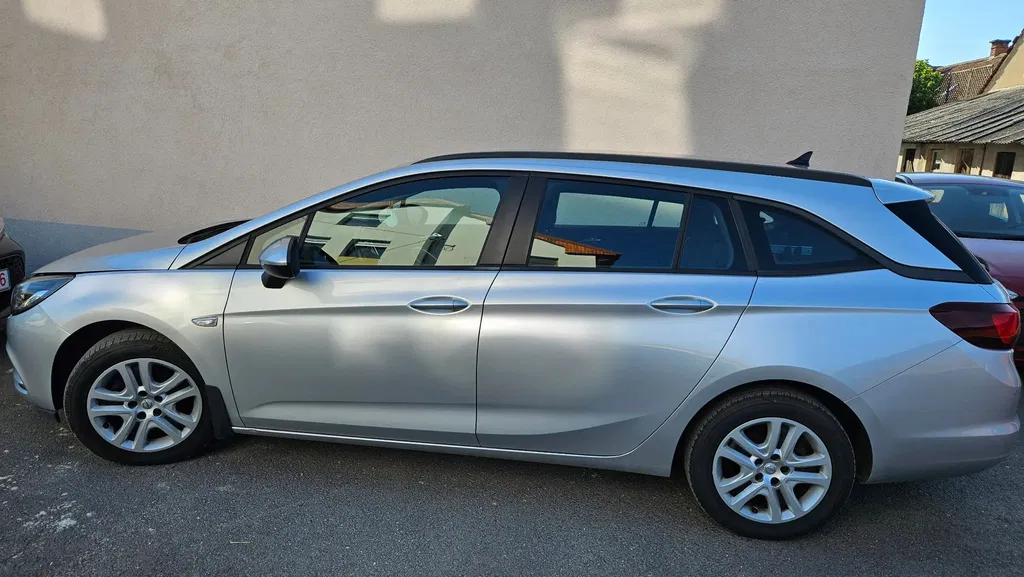 Fotografie: 2019 Opel Astra