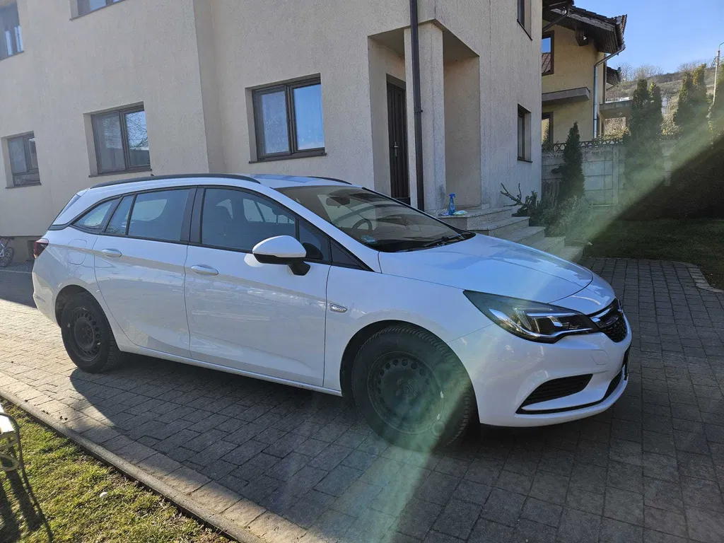 Fotografie: 2018 Opel Astra