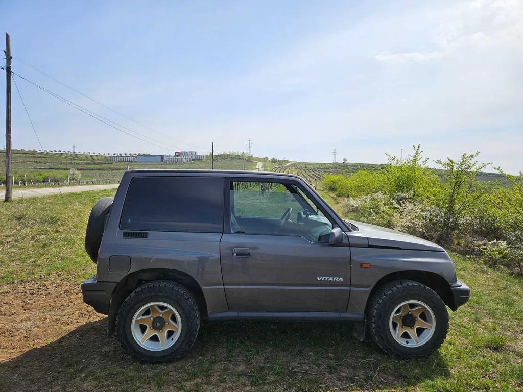 Fotografie: 1997 Suzuki Vitara