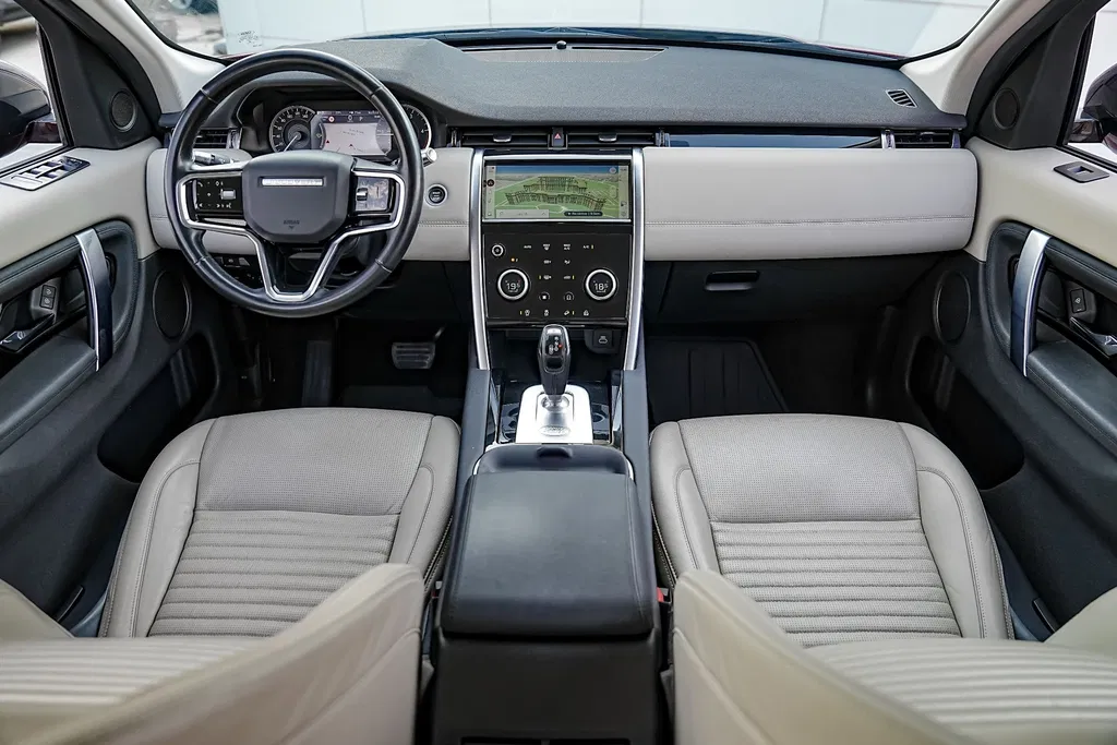 Fotografie: 2021 Land Rover Discovery Sport
