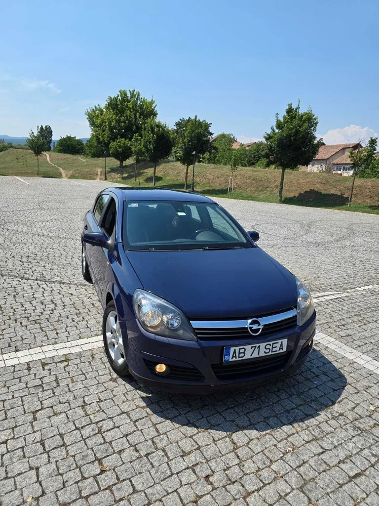 Fotografie: 2004 Opel Astra