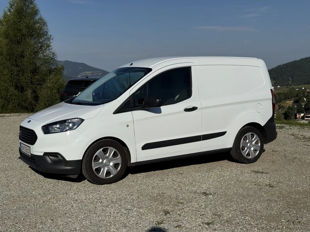 Fotografie: 2020 Ford Tourneo Courier