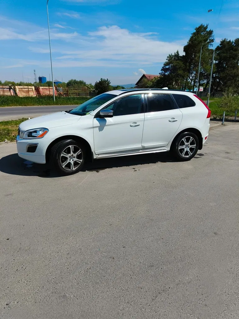 Fotografie: 2011 Volvo XC 60