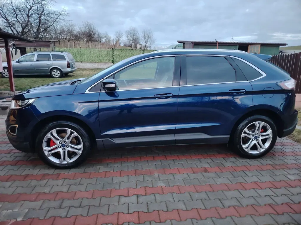 Fotografie: 2017 Ford EDGE