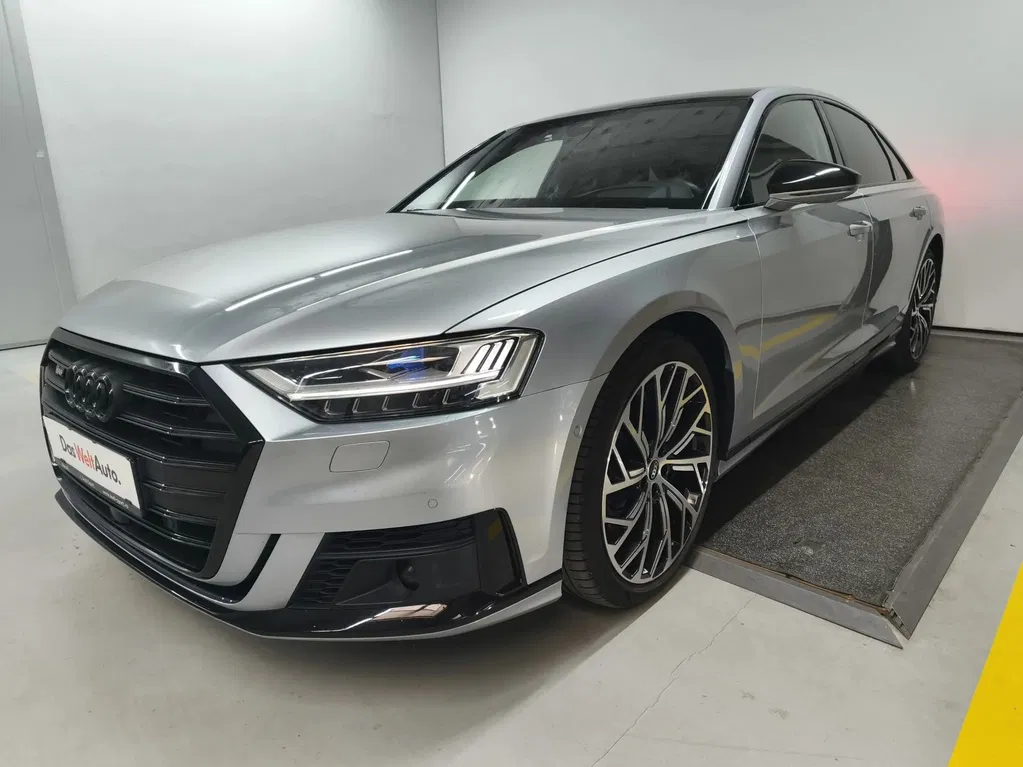 Fotografie: 2020 Audi S8
