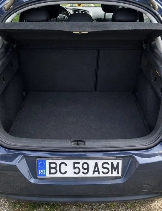 Fotografie: 2011 Citroen C4