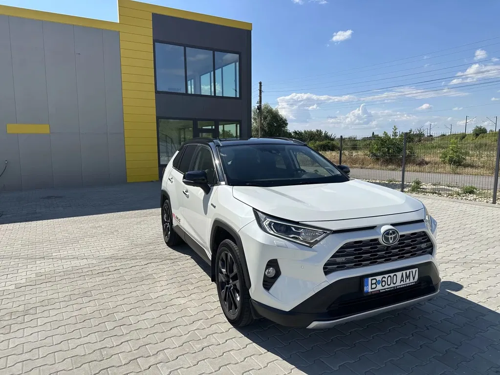 Fotografie: 2022 Toyota RAV-4