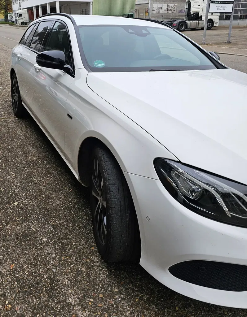 Fotografie: 2020 Mercedes-Benz E Class