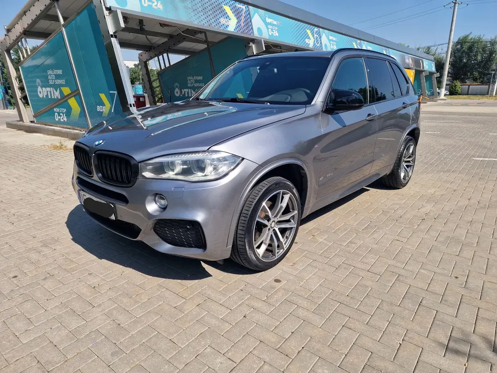 Fotografie: 2015 BMW X5