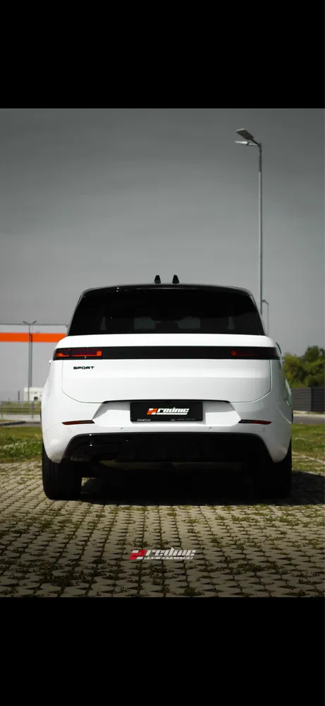 Fotografie: 2024 Land Rover Range Rover Sport