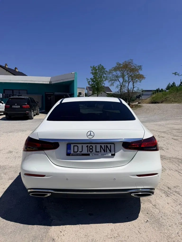 Fotografie: 2021 Mercedes-Benz E Class