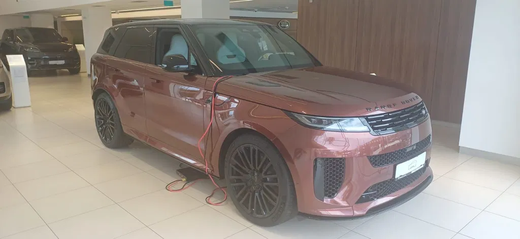 Fotografie: 2025 Land Rover Range Rover Sport
