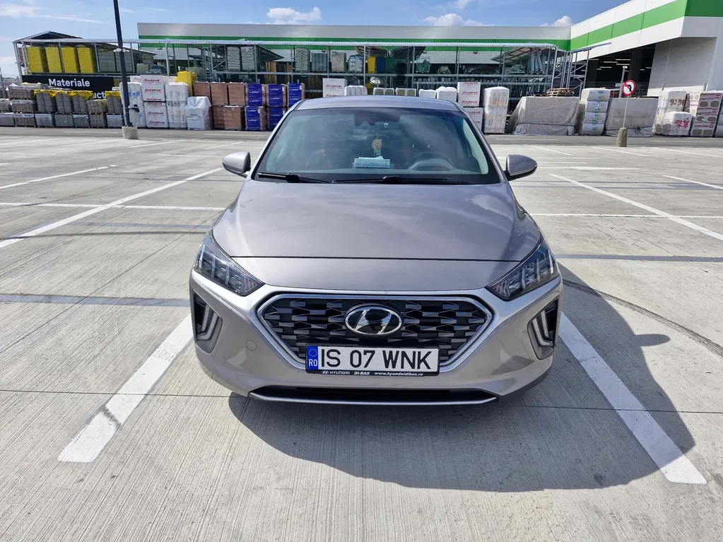 Fotografie: 2022 Hyundai Ioniq