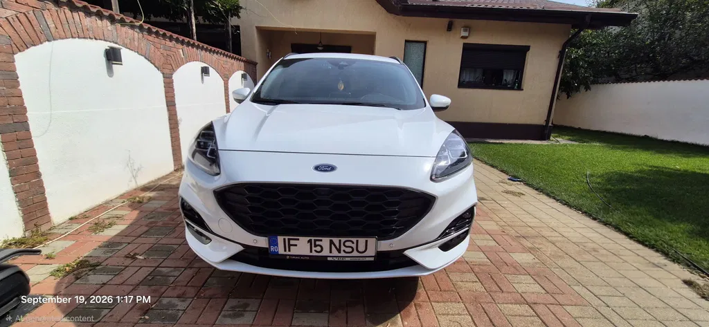 Fotografie: 2023 Ford Kuga