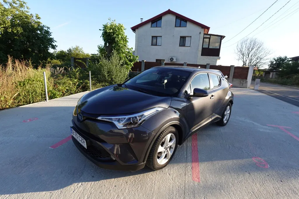 Fotografie: 2018 Toyota C-HR