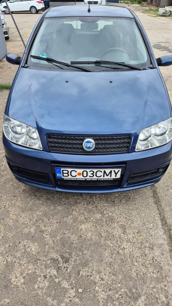 Fotografie: 2004 Fiat Punto