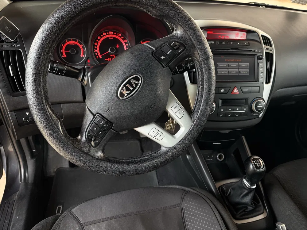 Fotografie: 2010 Kia Ceed