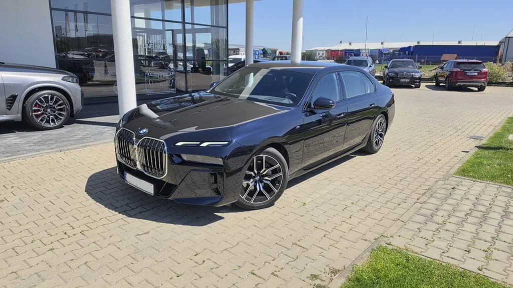 Fotografie: 2024 BMW Seria 7