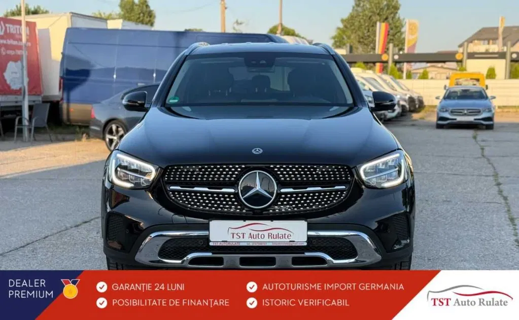 Fotografie: 2022 Mercedes-Benz GLC