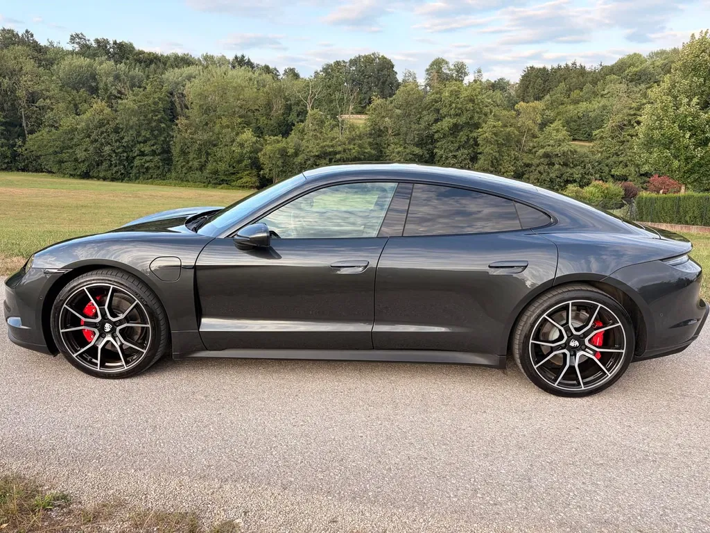 Fotografie: 2024 Porsche Taycan