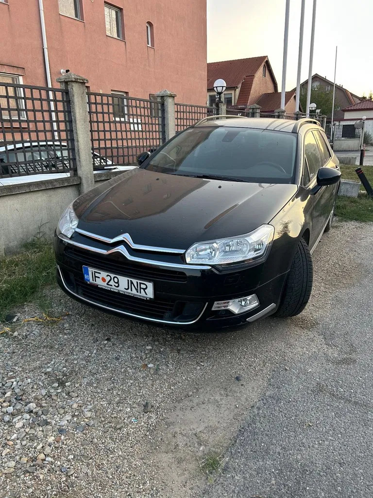 Fotografie: 2012 Citroen C5