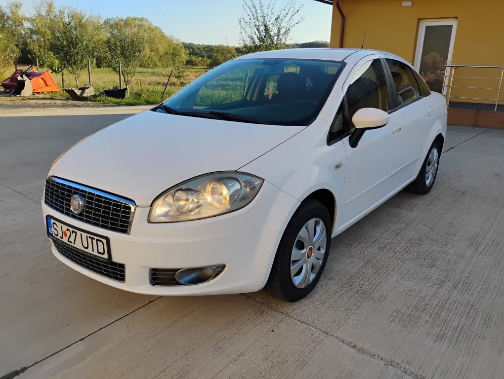Fotografie: 2007 Fiat Linea