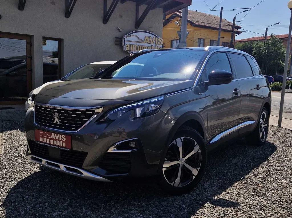Fotografie: 2020 Peugeot 5008