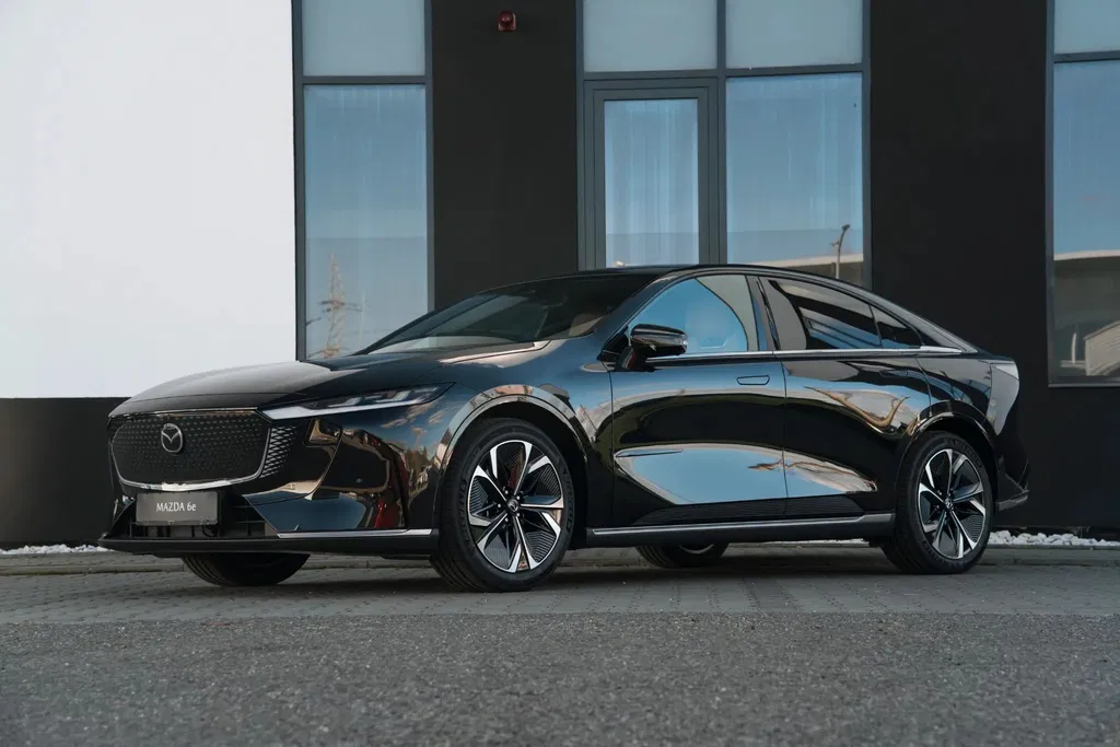 Fotografie: 2026 Mazda 6e