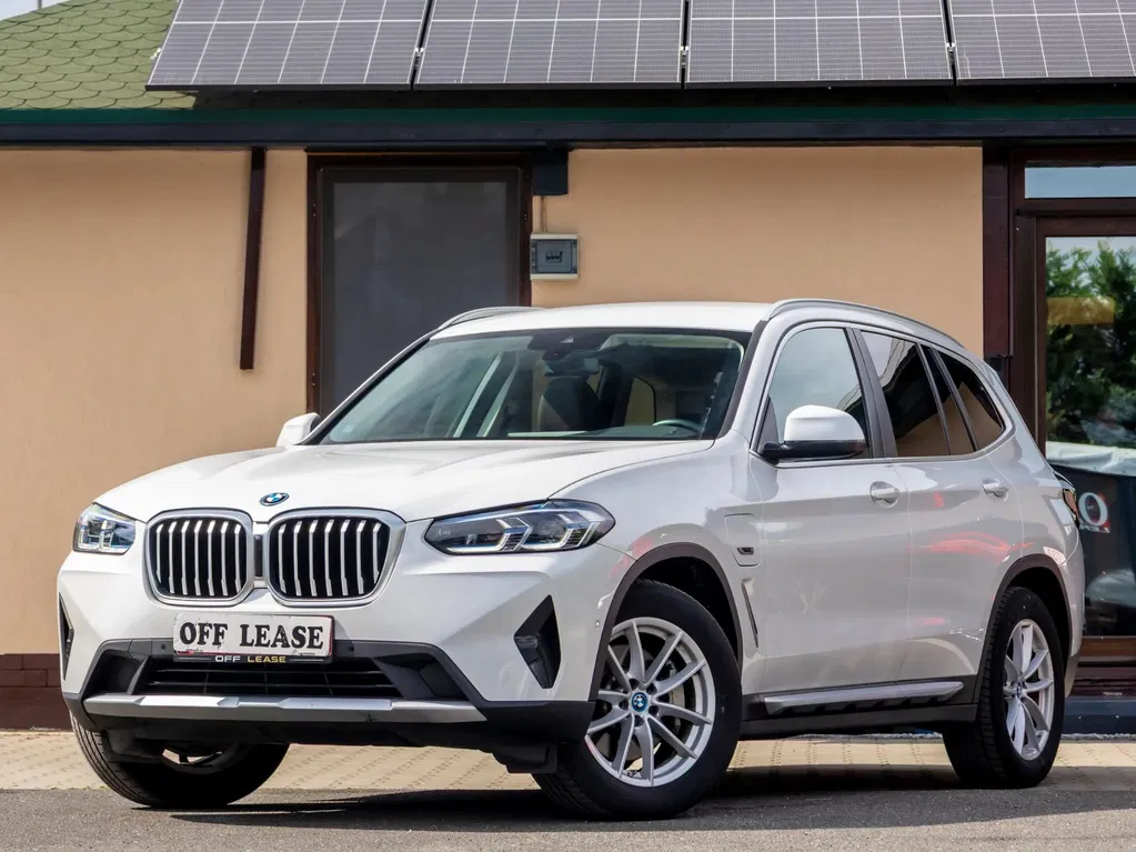 Fotografie: 2022 BMW X3