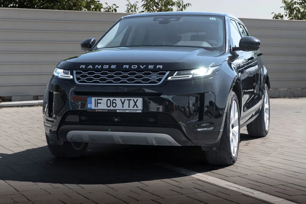 Fotografie: 2021 Land Rover Range Rover Evoque