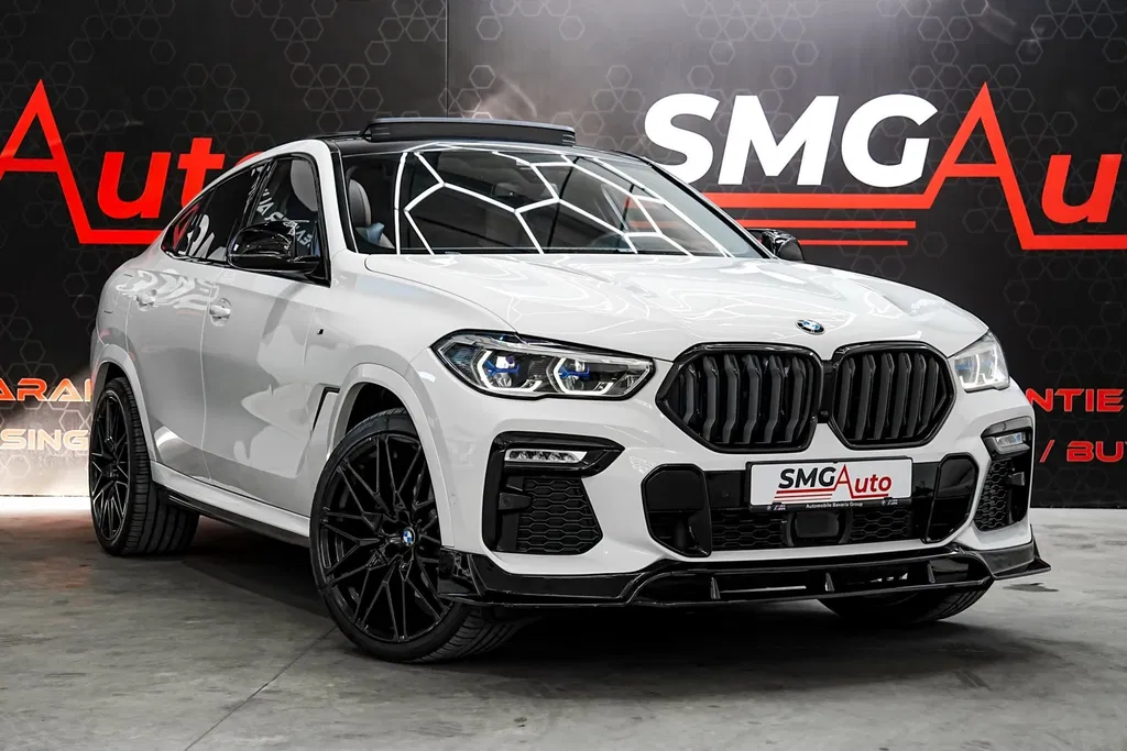 Fotografie: 2021 BMW X6