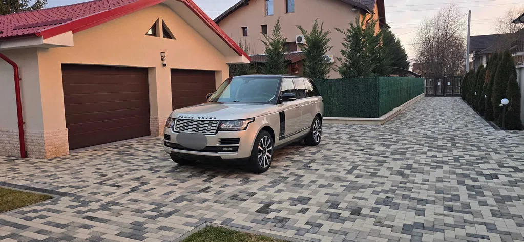 Fotografie: 2014 Land Rover Range Rover Vogue