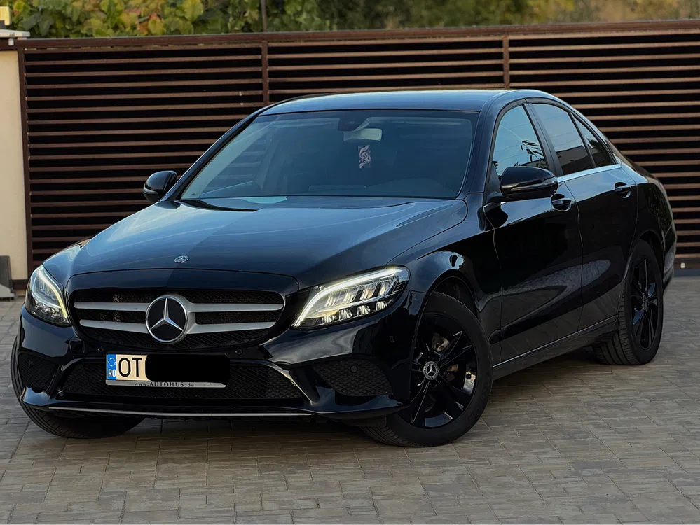Fotografie: 2019 Mercedes-Benz C