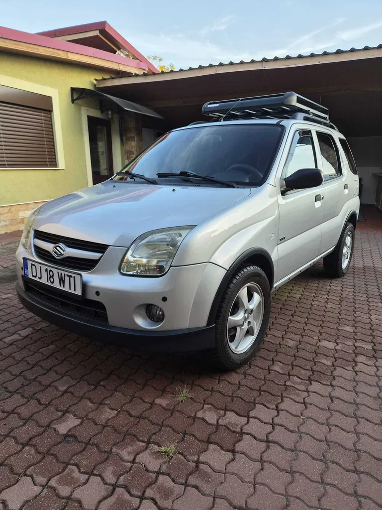 Fotografie: 2008 Suzuki Ignis