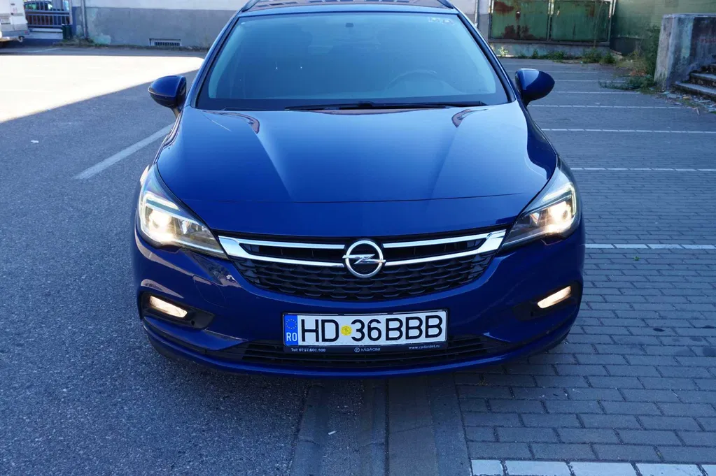 Fotografie: 2019 Opel Astra