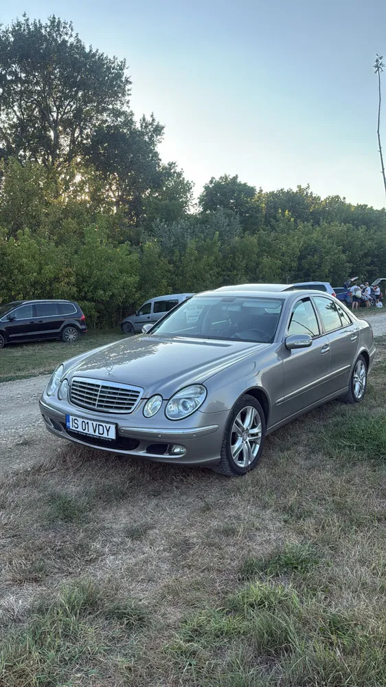 Fotografie: 2005 Mercedes-Benz E Class